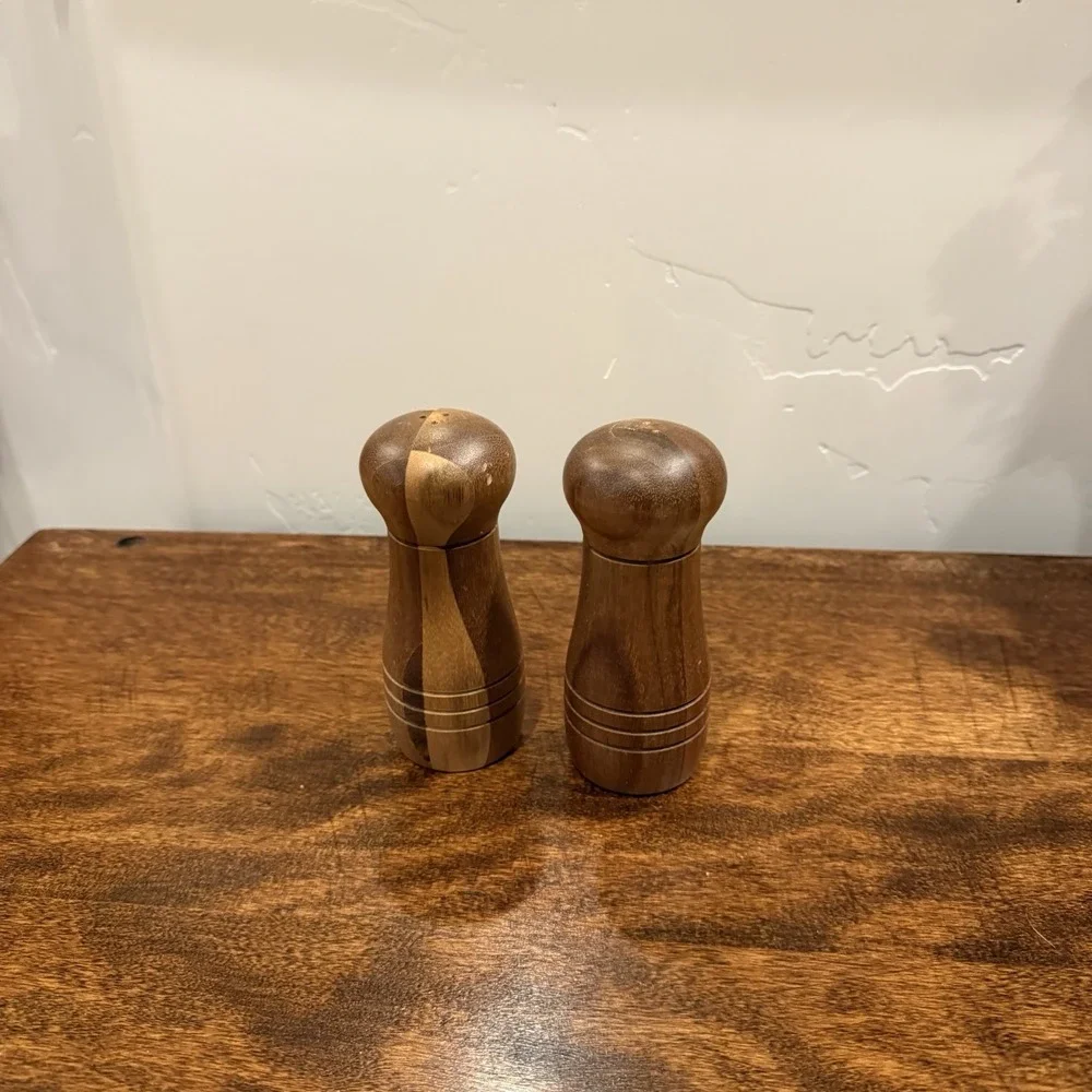 Acacia Turned Wood‎ Salt Shaker & Pepper Shaker Set 2 Piece Handmade